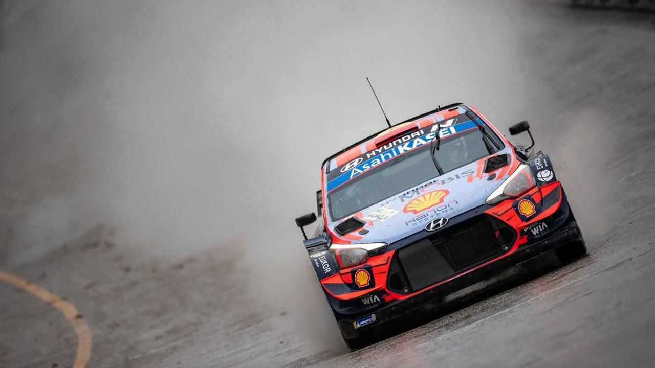 Dani Sordo se pone al frente de un Rally de Monza de pura supervivencia