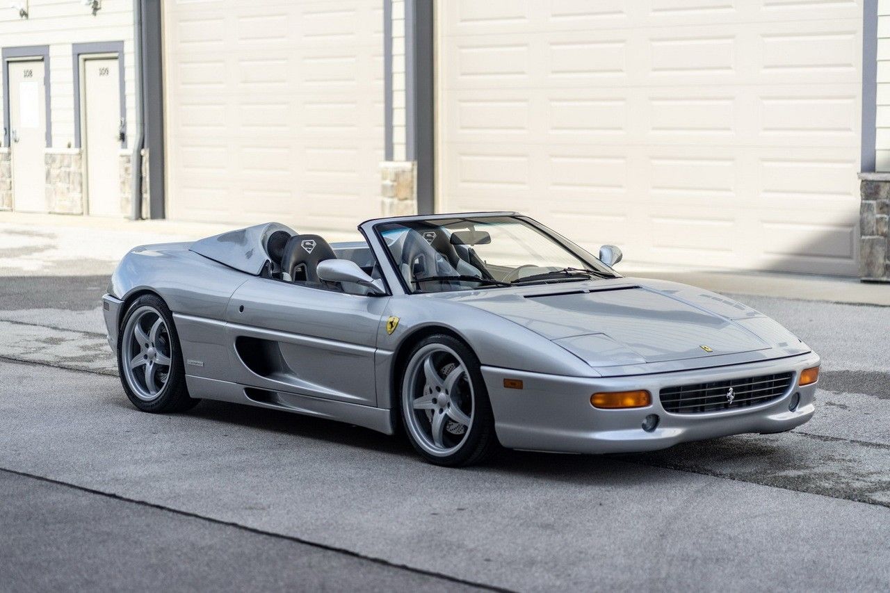 El Ferrari F355 Spider con interior XXL de Shaquille O’Neal a la venta