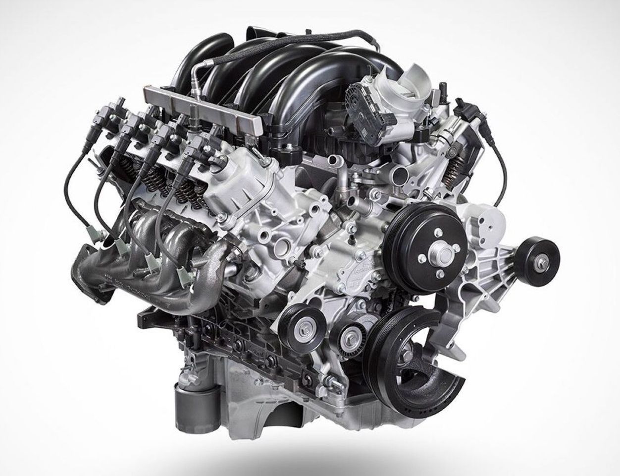 Megazilla: Ford está desarrollando un super-V8 basado en el V8 Godzilla de 7.3 litros