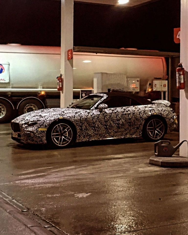 Una nueva foto espía del Mercedes SL 2021 luce detalles propios del Mercedes-AMG GT