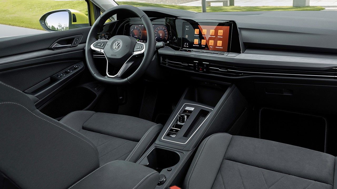 Volkswagen Golf eHybrid - interior