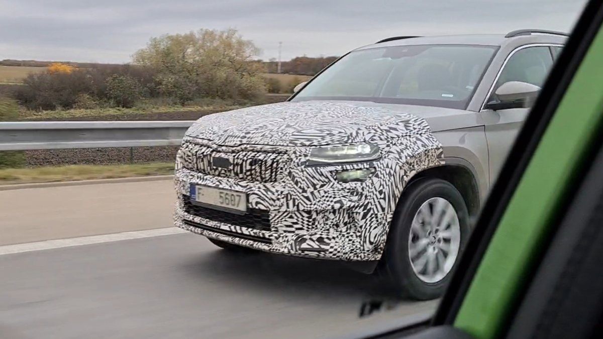 Cazan el Skoda Kodiaq facelift 2021 en un vídeo espía con nuevos detalles a la vista