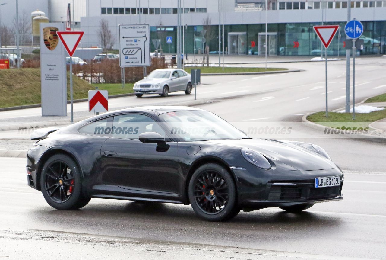 Foto espía Porsche 911 Dakar - exterior