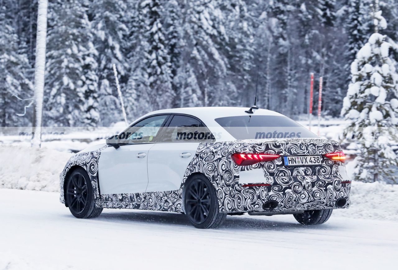 Foto espía Audi RS 3 Sedán 2021 - exterior