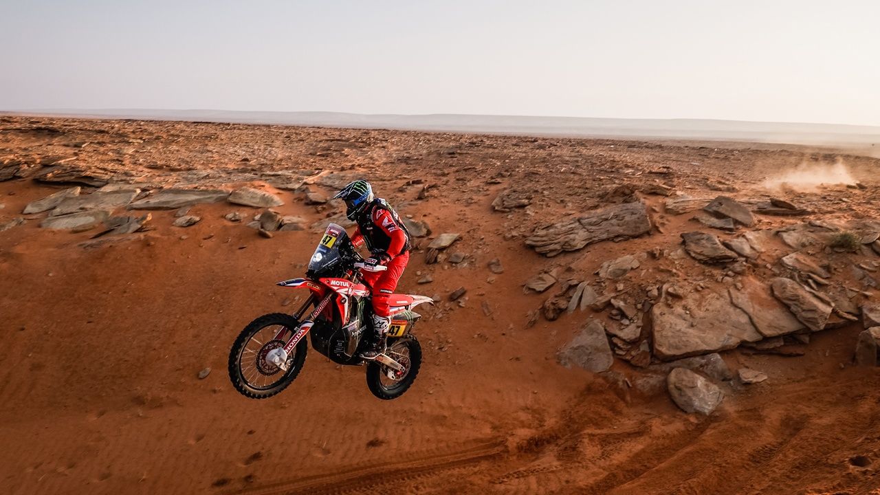 Benavides y Cornejo acercan el Dakar a Honda tras la baja de Price