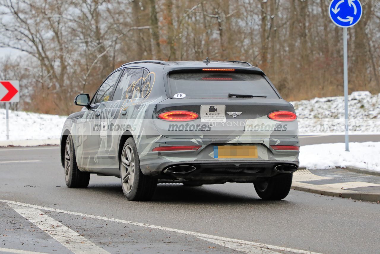 Foto espía Bentley Bentayga EWB 2022 - exterior