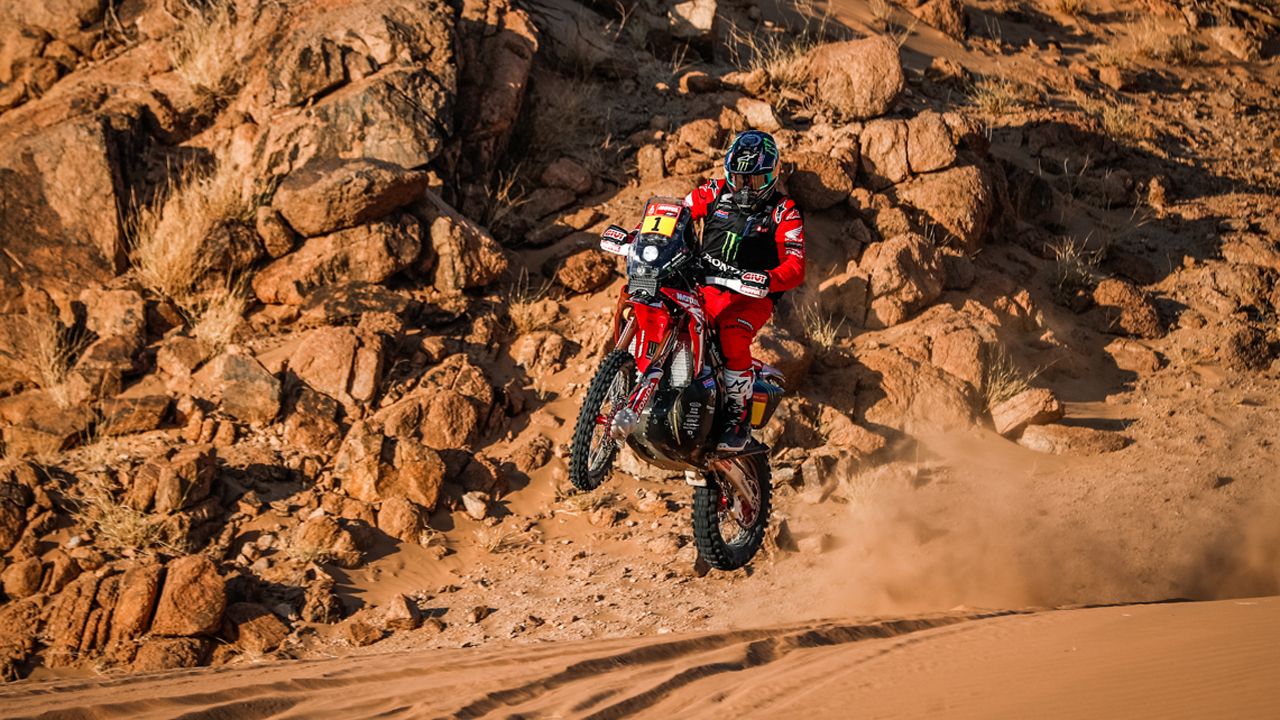 Brabec gana la décima etapa y pelea por el Dakar tras la caída de Cornejo