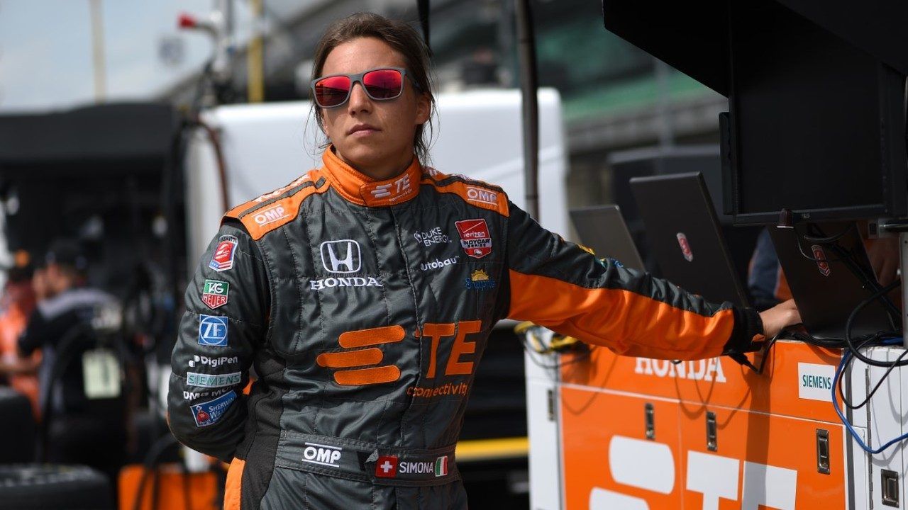 Simona de Silvestro regresa a la Indy 500 con el apoyo técnico de Penske