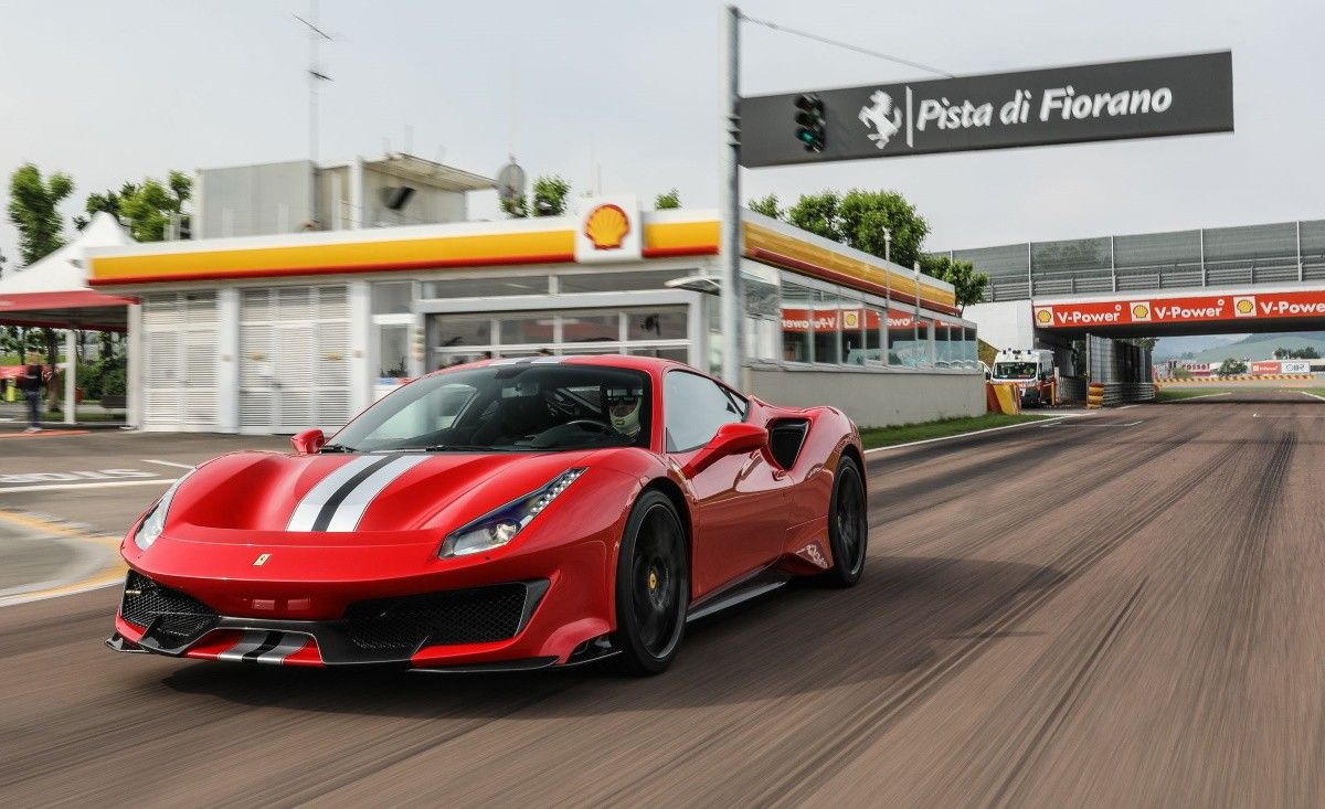 El Ferrari 488 Pista barre en la pista al McLaren 720S y al Porsche 911 GT2 RS