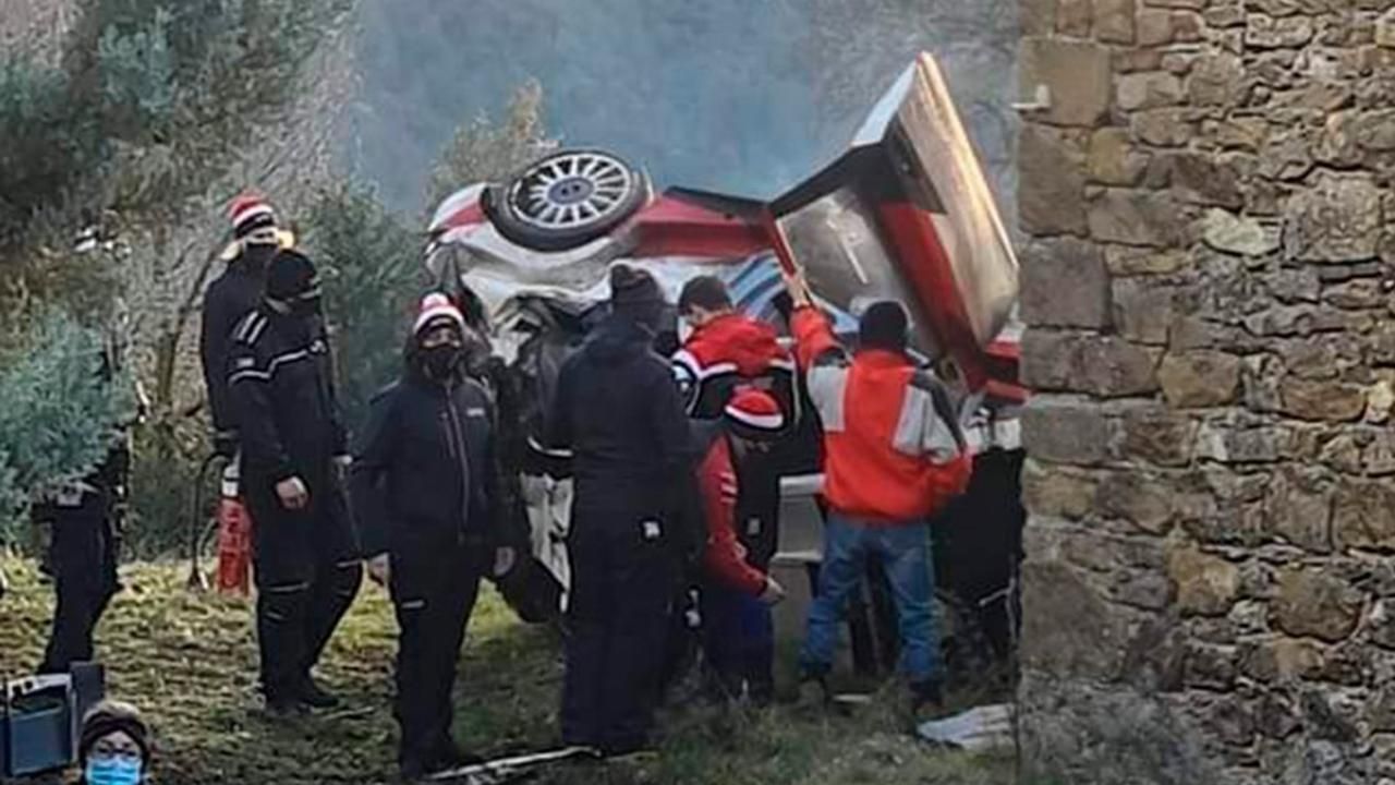 Fuerte accidente de Sébastien Ogier en los test del Rally de Montecarlo