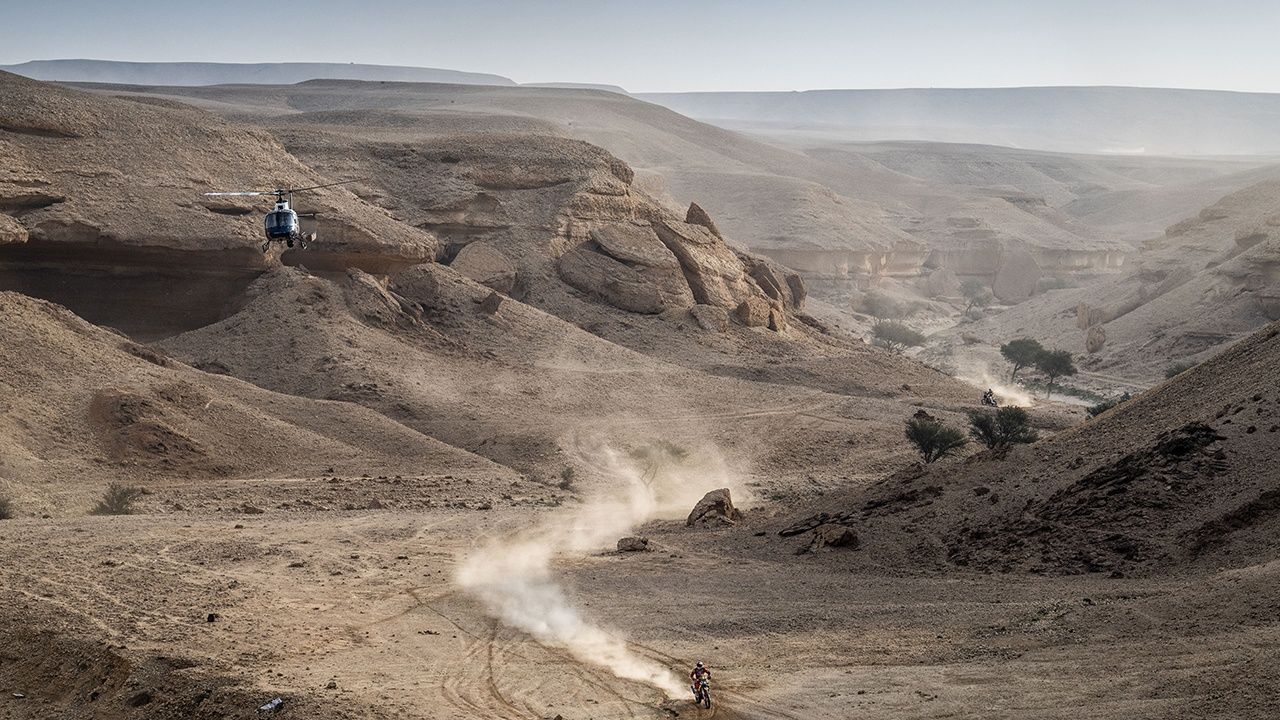 Price, Peterhansel, Cavigliasso, Domzala y Sotnikov, líderes del Dakar tras la primera semana