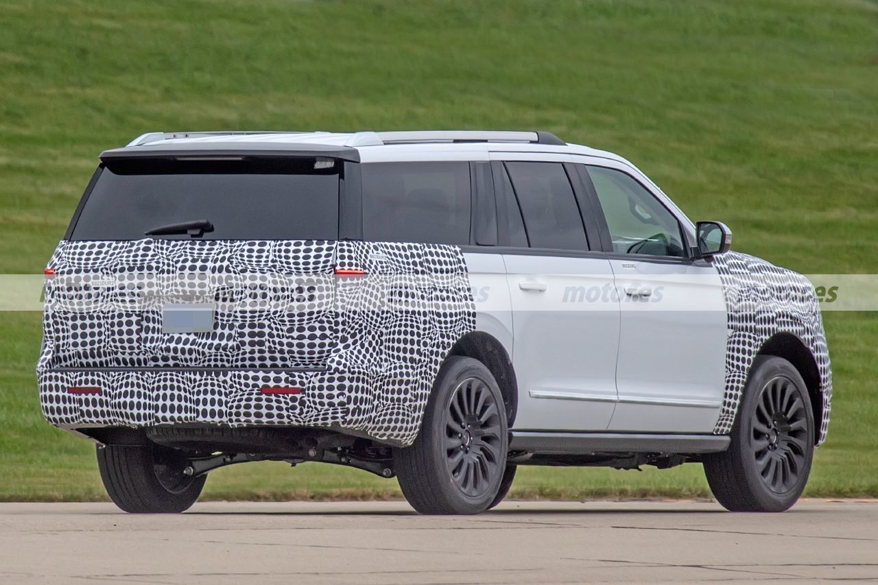 Foto espía Lincoln Navigator 2022 - exterior