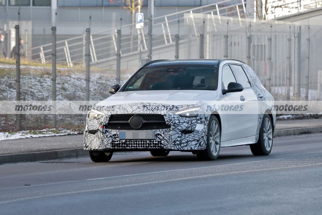 Dos prototipos del nuevo Mercedes Clase C Estate 2021 ultiman su configuración técnica