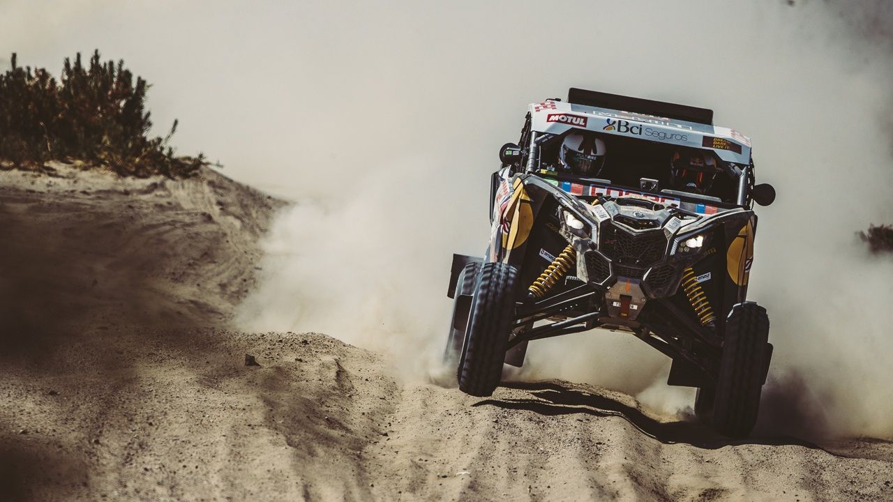 Nasser Al-Attiyah sale a por todas y conquista la segunda etapa del Dakar