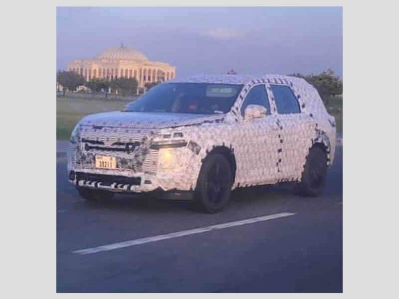 Fotos espía muestran al Nissan Pathfinder 2022 de pruebas por Emiratos Árabes