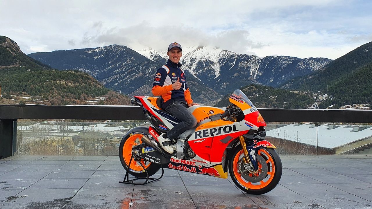 Pol Espargaró recibe una gran sorpresa en su estreno con el Repsol Honda