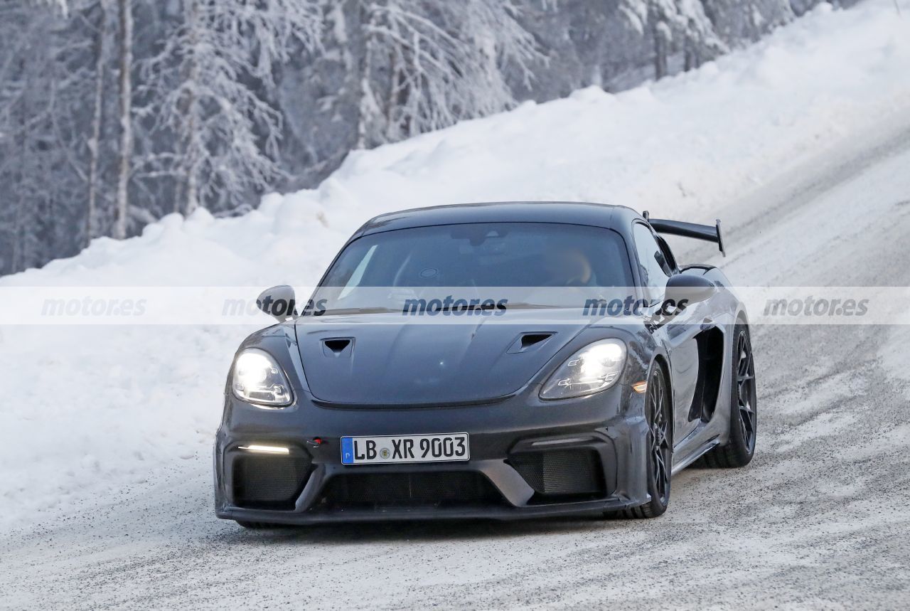 El nuevo Porsche 718 Cayman GT4 RS 2022 regresa a las pruebas invierno