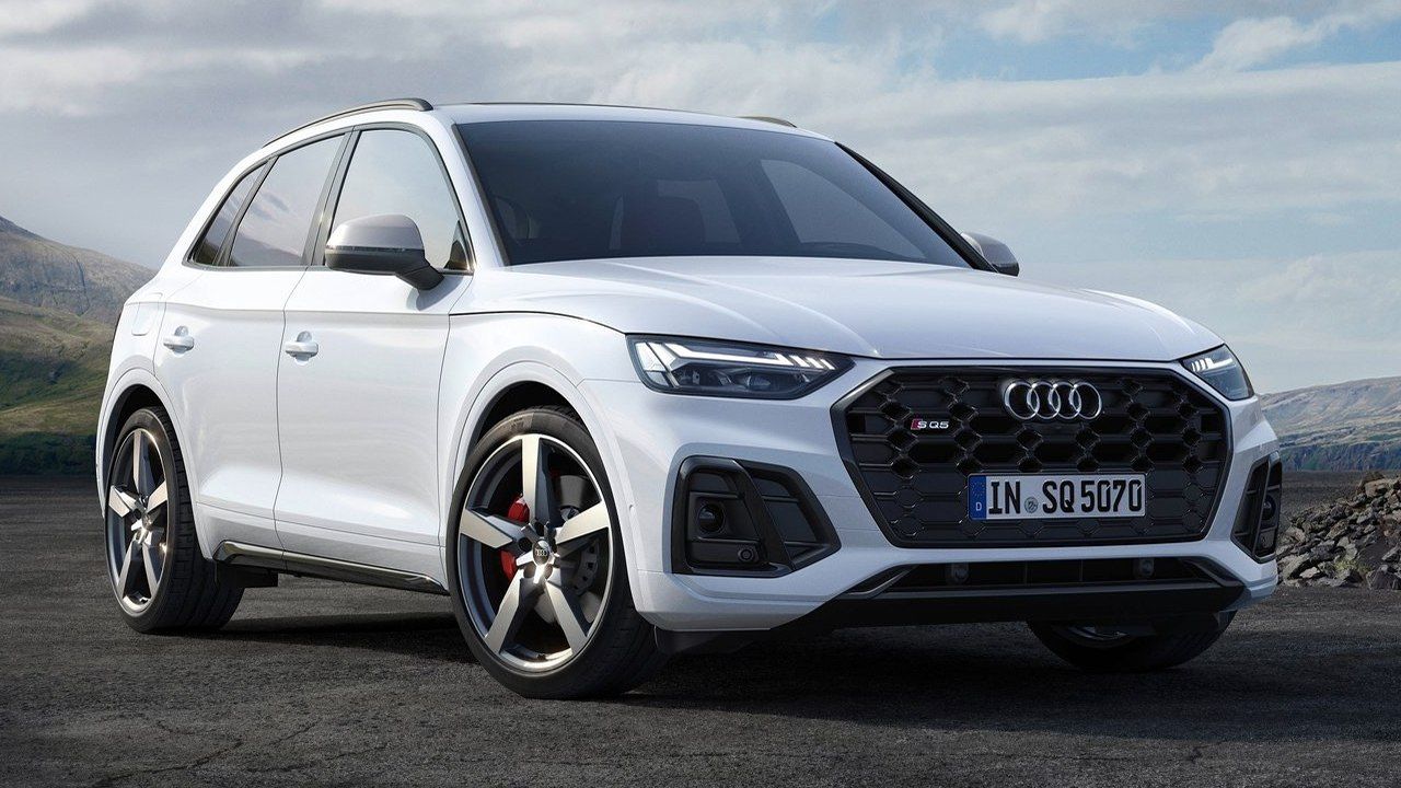 El Audi SQ5, Sportback incluido, vuelve a la gasolina, ¡y ya tiene precio!