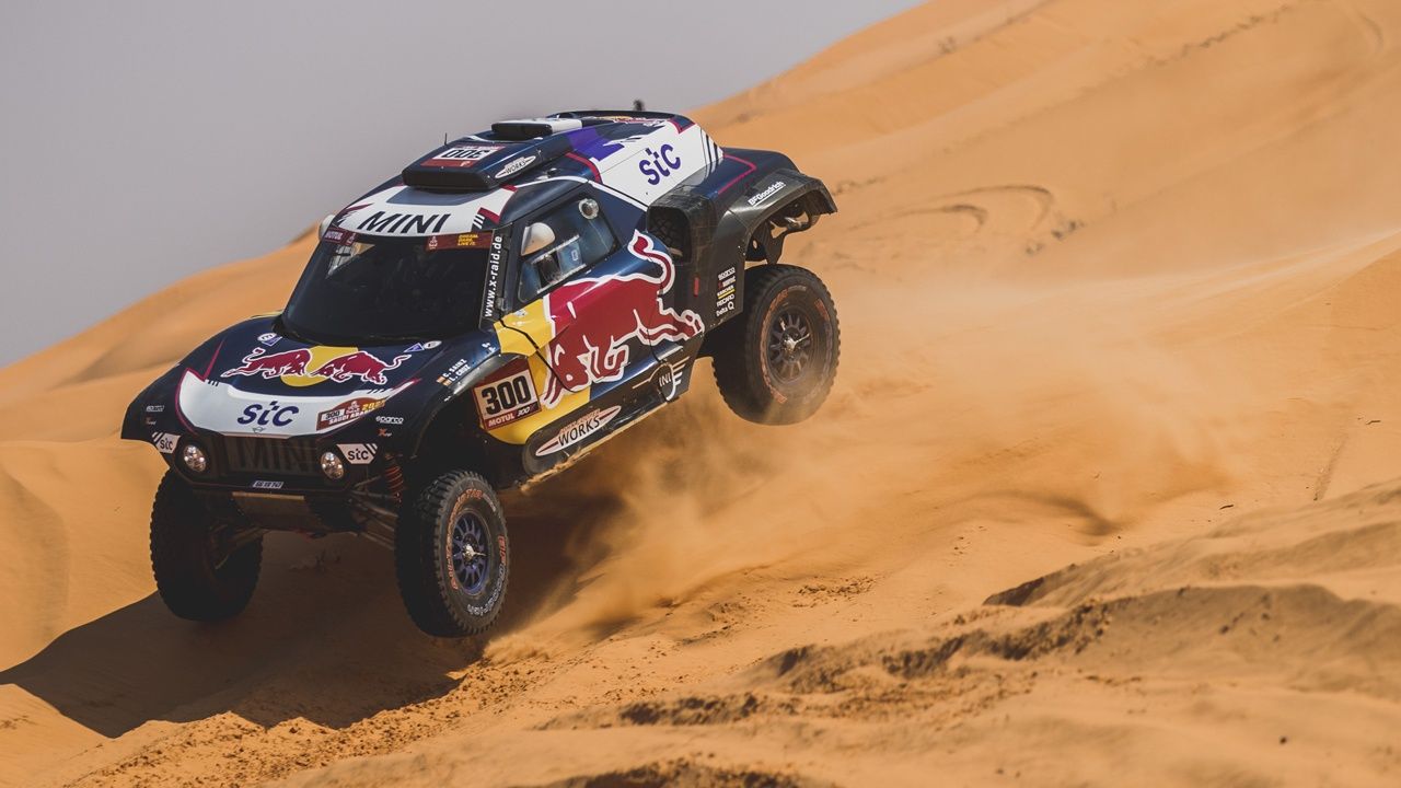 Los protagonistas del Dakar hacen su último esfuerzo antes del día de descanso