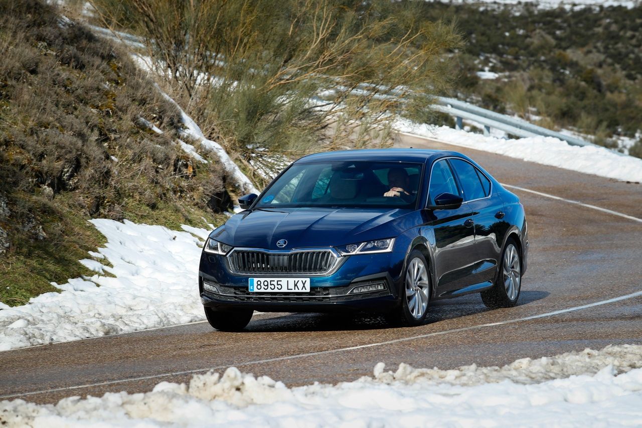 Probamos el Skoda Octavia iV, y catamos el Octavia RS iV, enchufado y deportivo