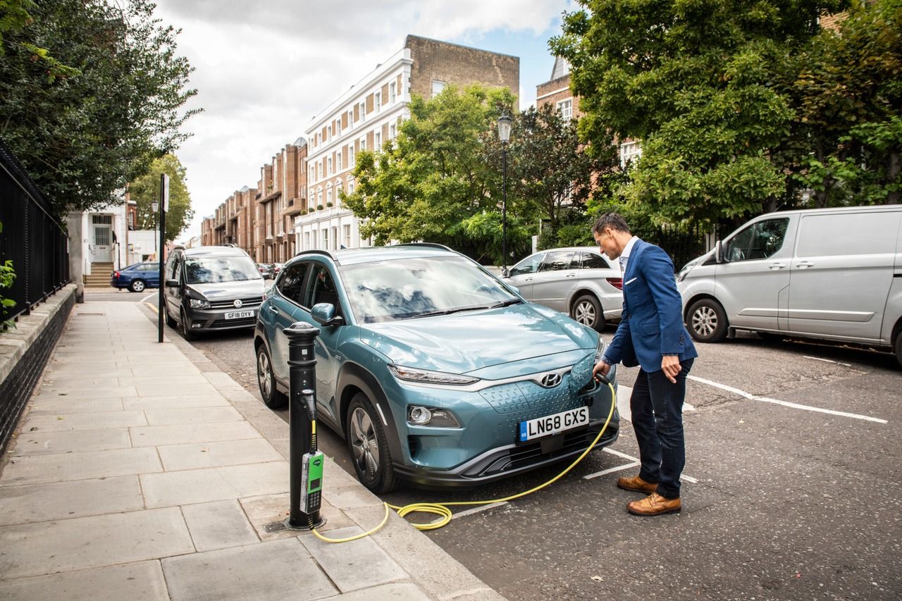 Shell quiere adquirir ubitricity, la red de recarga de vehículos eléctricos más importante del Reino Unido