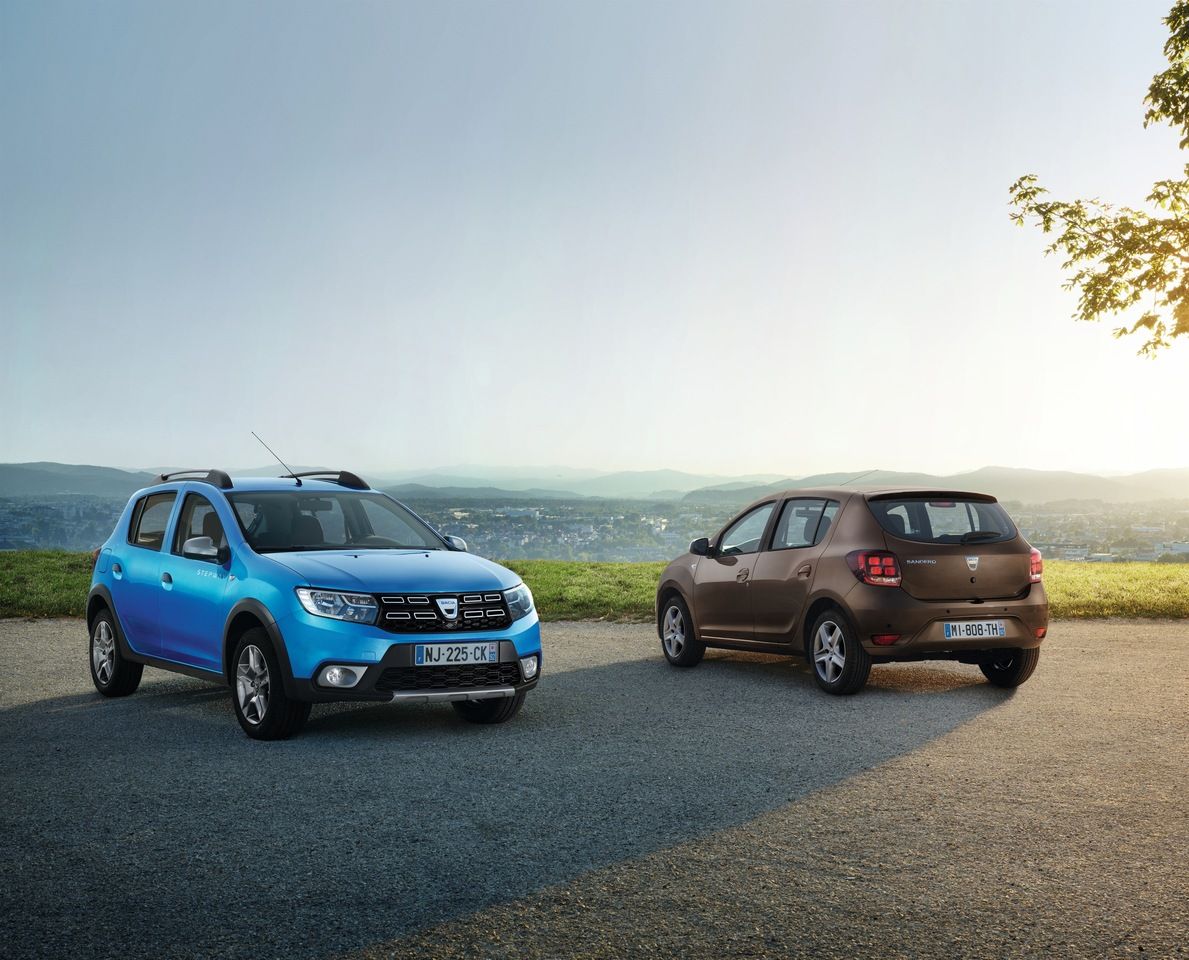 España - Diciembre 2020: El Dacia Sandero arrebata la corona al SEAT León