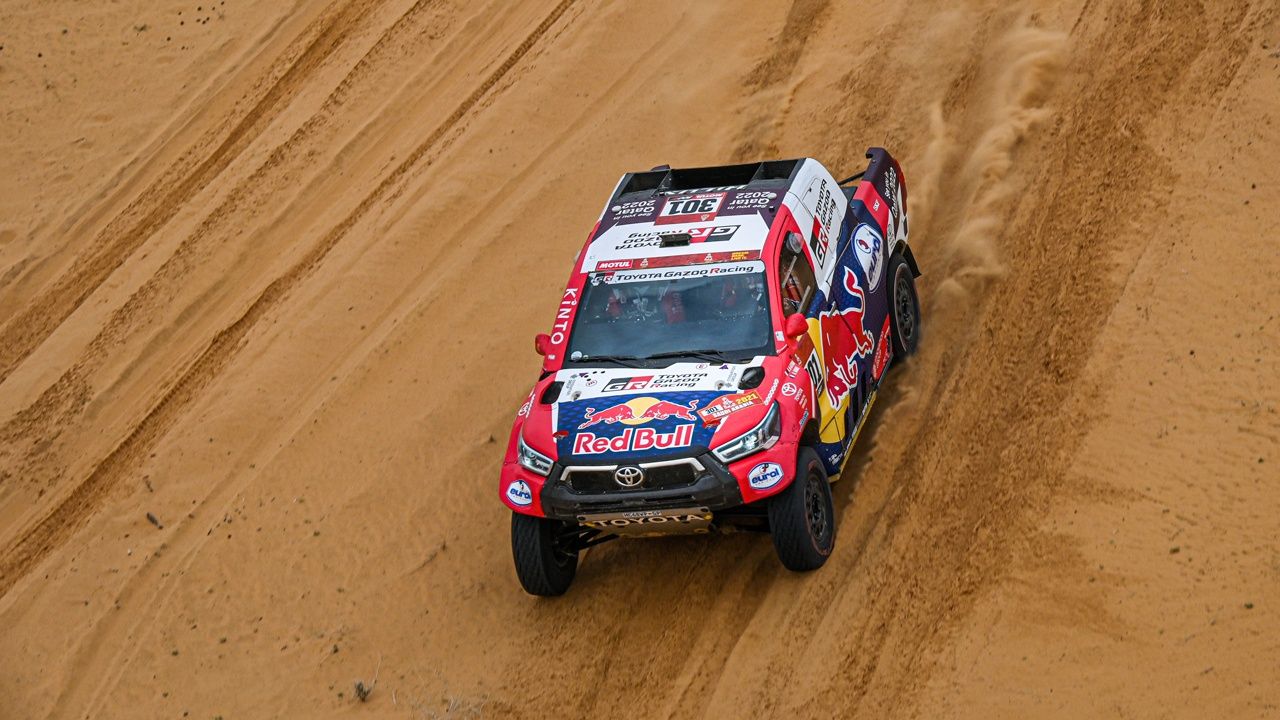 Victoria de Nasser Al-Attiyah en una octava etapa en clave 'Big Three'