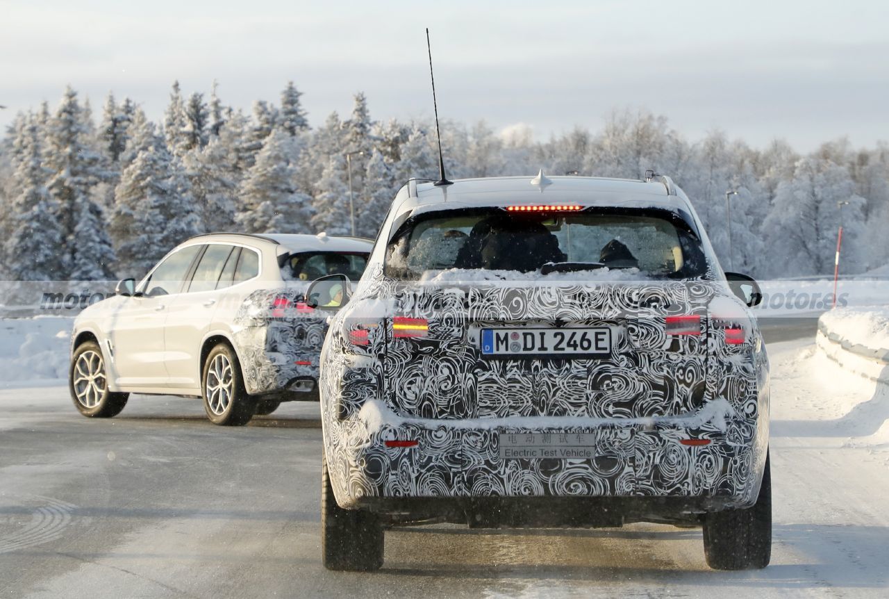 Foto espía BMW iX3 Facelift 2022 M Sport - exterior