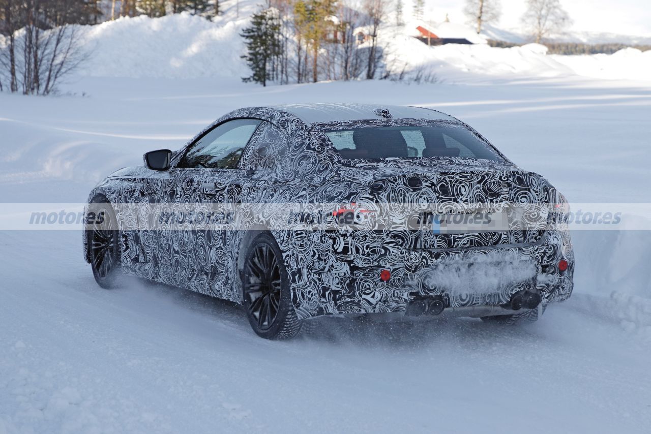 Foto espía BMW M2 Coupé 2023 - exterior