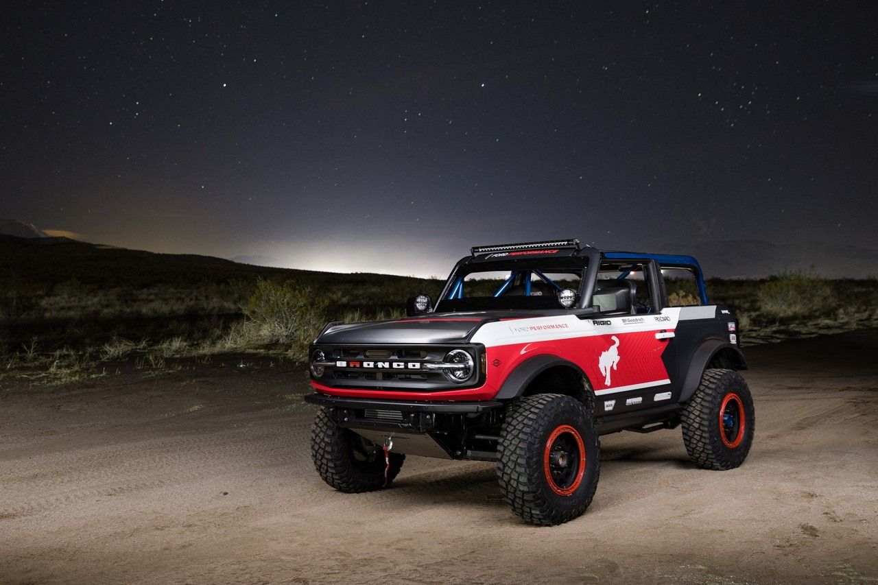 Ford presenta una espectacular variante de competición del Bronco de calle