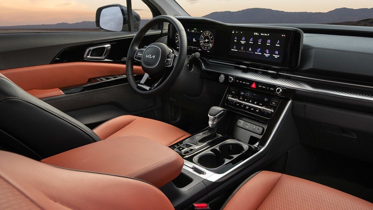 KIA Carnival 2022 - interior