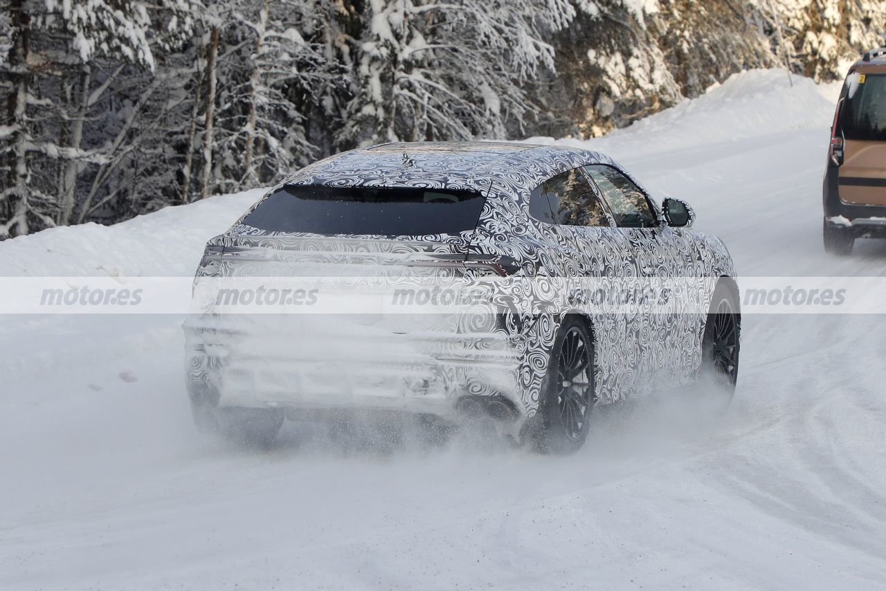 Foto espía Lamborghini Urus Evo 2022 - exterior