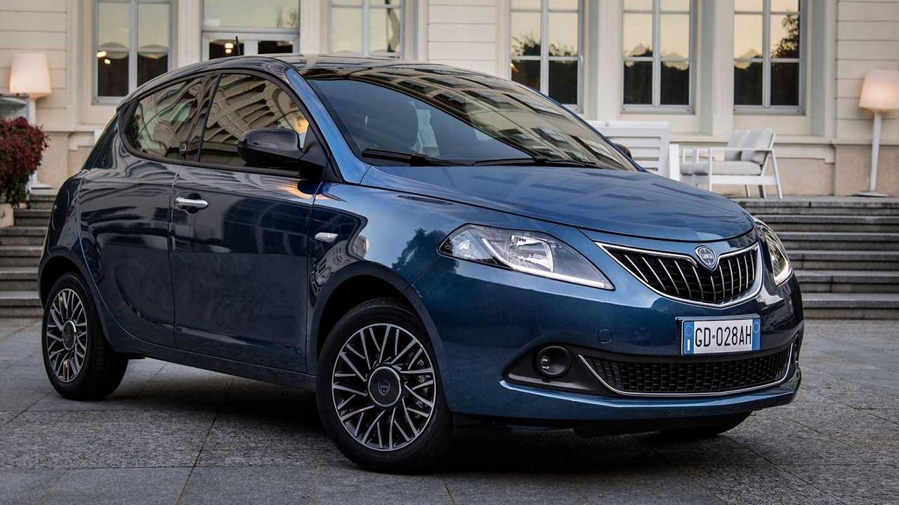 Lancia Ypsilon 2021, la enésima actualización para el superventas italiano