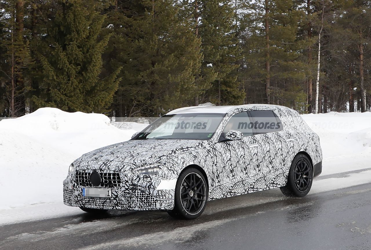 El nuevo Mercedes-AMG C 63 e Estate 2023 posa en sus primeras fotos espía