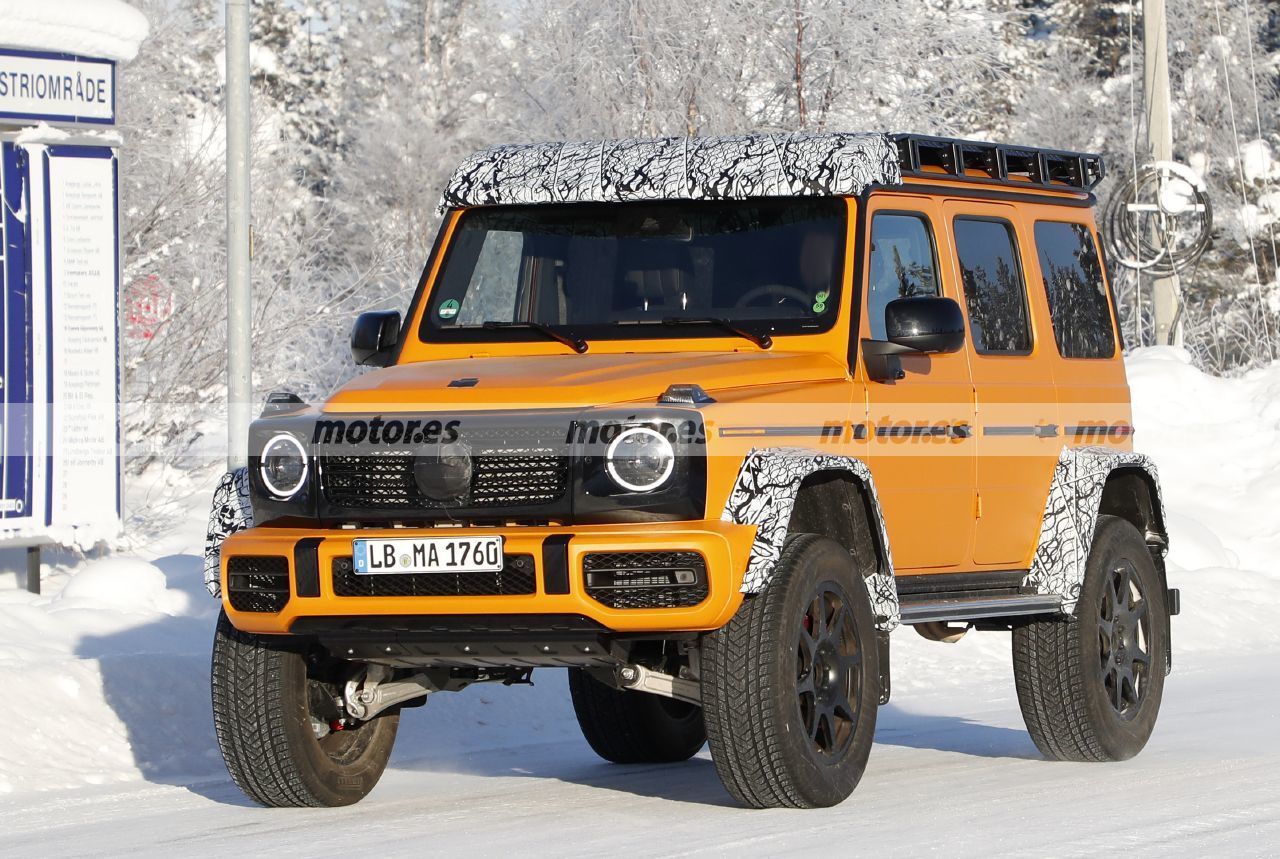 El nuevo Mercedes-AMG G 63 4MATIC 4x4² destinado a Estados Unidos posa en fotos espía