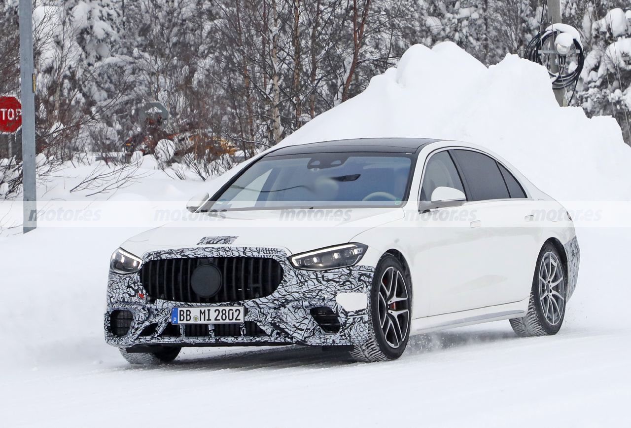 El nuevo Mercedes-AMG S 63 e 2022 se destapa en unas nuevas pruebas de invierno