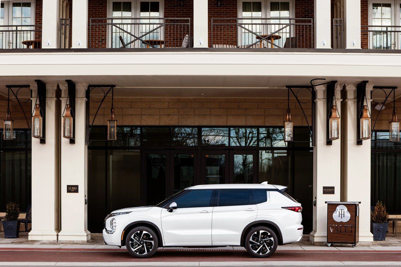 Foto Mitsubishi Outlander 2022 - exterior