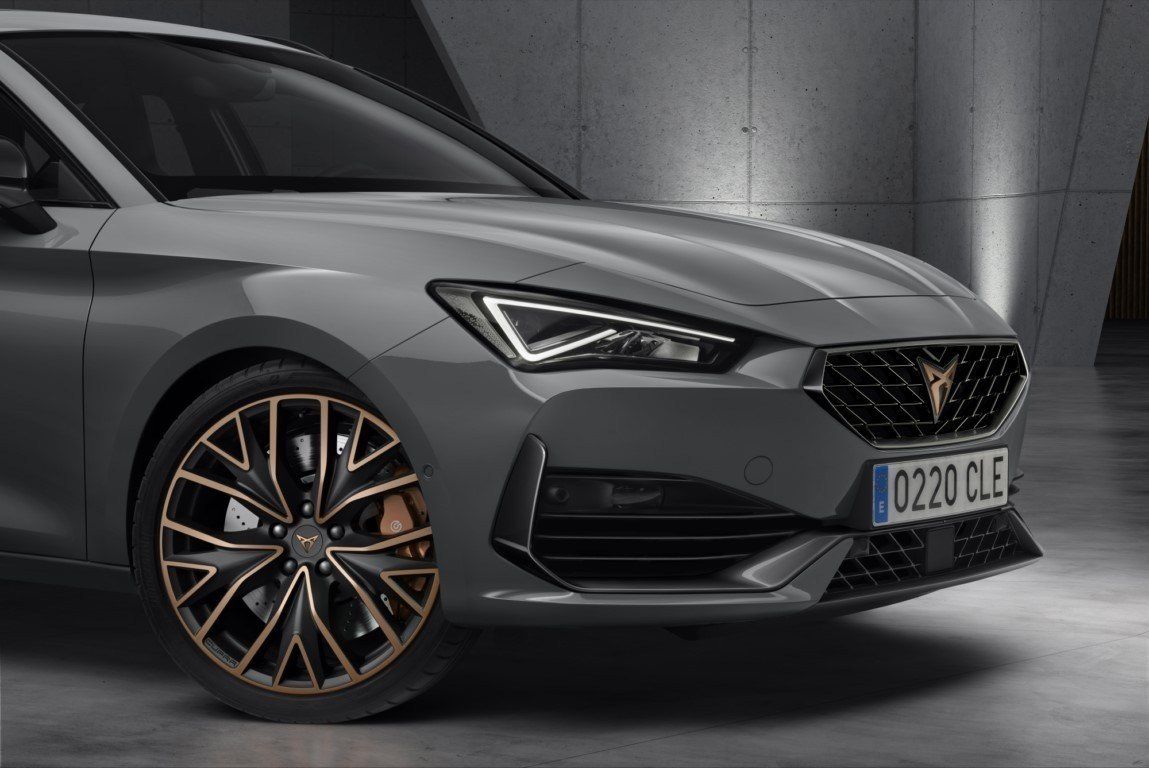 CUPRA León - frontal