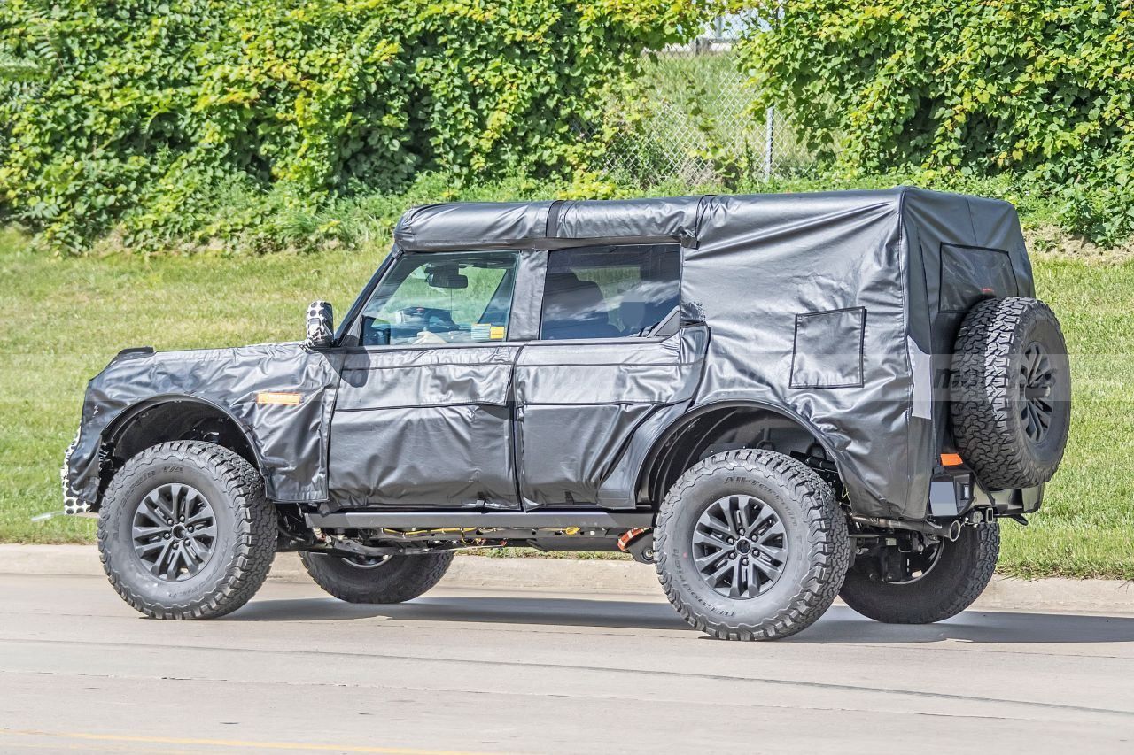 Los prototipos del Ford Bronco Warthog se dejan grabar en vídeo con más detalle