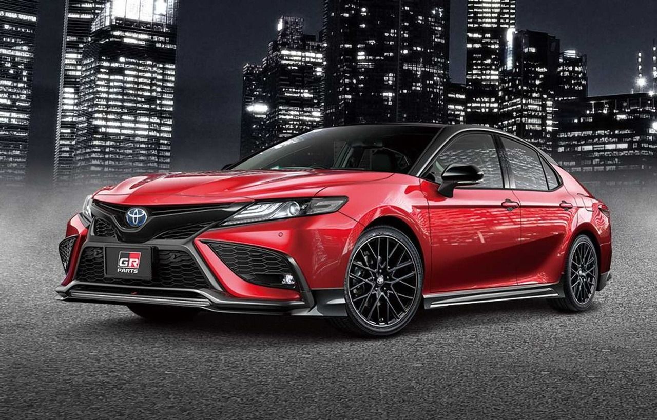 El Toyota Camry 2021 más agresivo en Japón gracias a los kits Gazoo Racing y Modellista