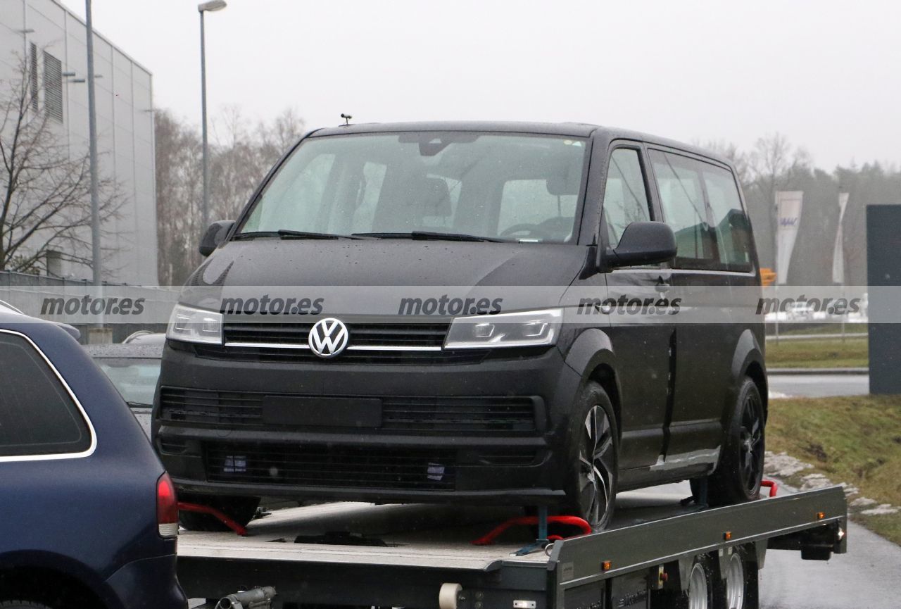 El futuro Volkswagen ID. Buzz 2022 echa a rodar, primeras fotos espía de su mula