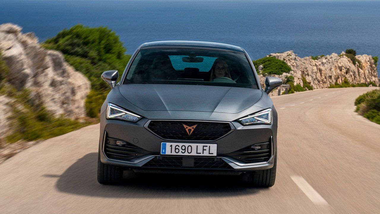 CUPRA León e-Hybrid - frontal