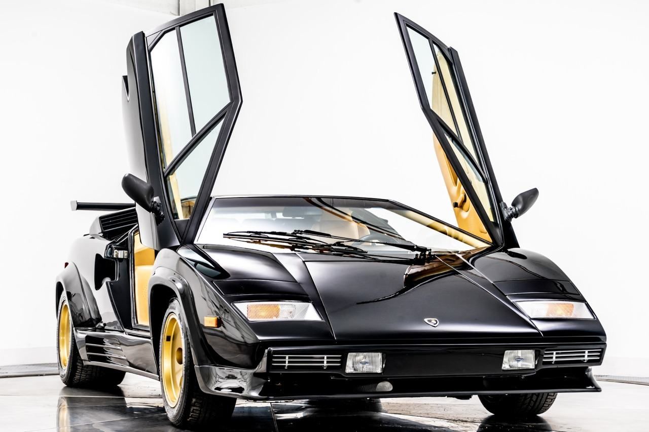 Espectacular Lamborghini Countach LP5000 Quattrovalvole casi sin uso a la venta