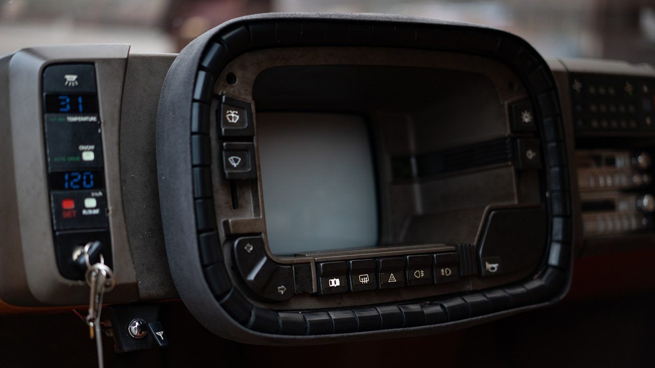 Mazda MX-81 - interior