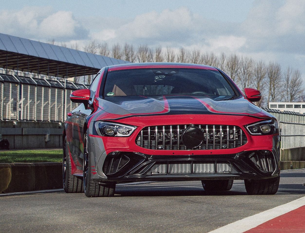 Primer teaser del nuevo Mercedes-AMG GT 73 e, la berlina híbrida enchufable se acerca