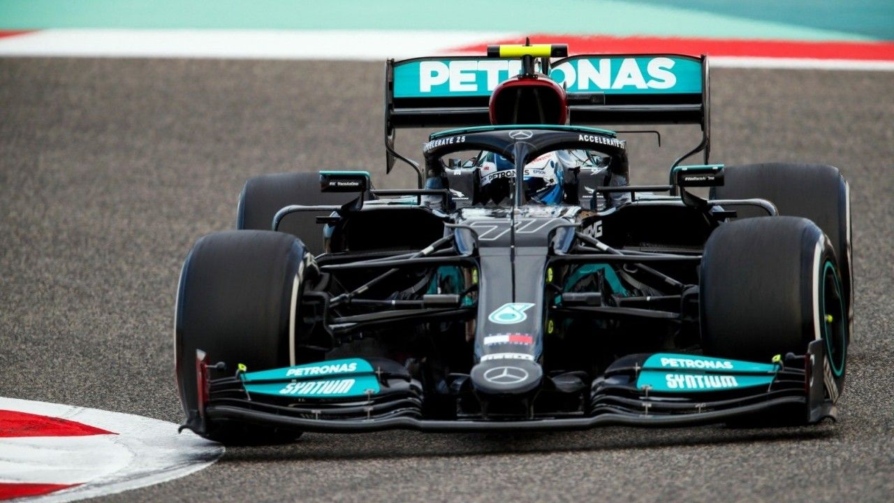 Al Mercedes W12 se le atragantan las nuevas reglas: «La zaga es nerviosa e implacable»