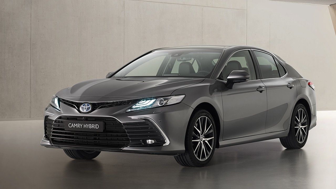 Toyota Camry 2021, precios y gama de la renovada berlina híbrida