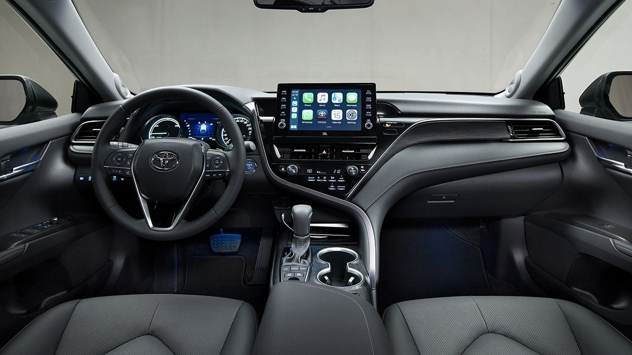 Toyota Camry 2021 - interior