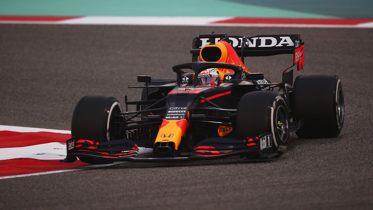 Verstappen cierra los test como la referencia, con Sainz muy fiable y Alonso con más dudas