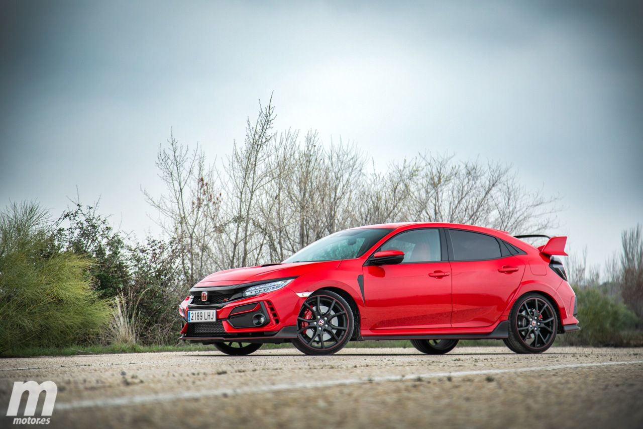 Prueba Honda Civic Type R GT, un dinosaurio en la ciudad